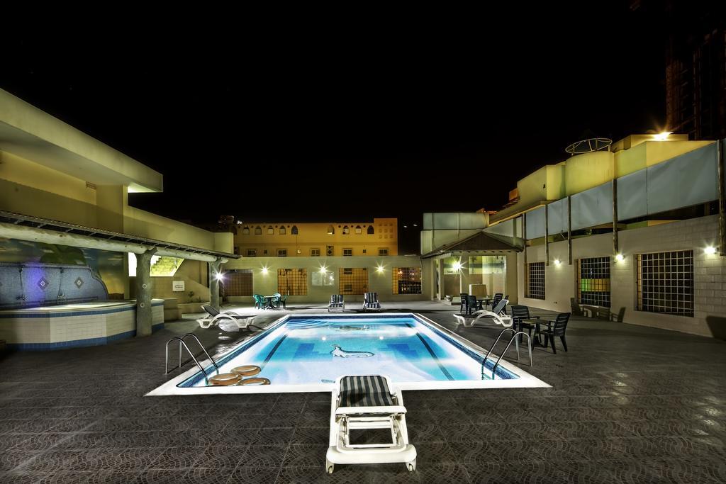 Taj Plaza Hotel Манама Экстерьер фото